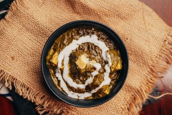 Lehsuni Palak Paneer